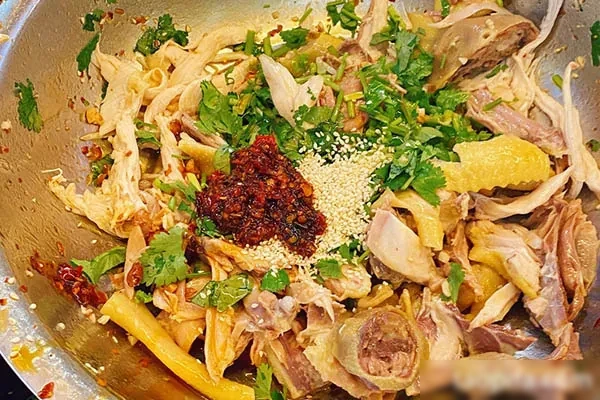 柳州老牌脆皮手撕鸡视频教学-香源配方网