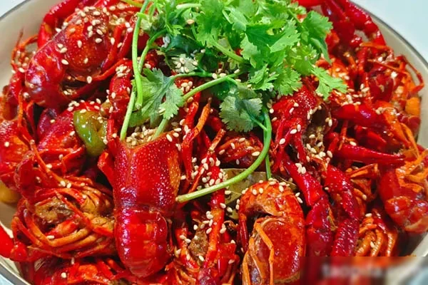 辣卤油焖蒜蓉小龙虾技术配方和视频教程-香源配方网