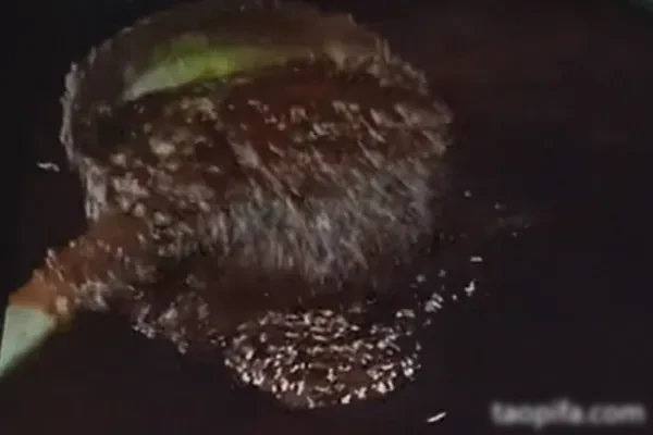 《东北》火爆压锅酱-香源配方网