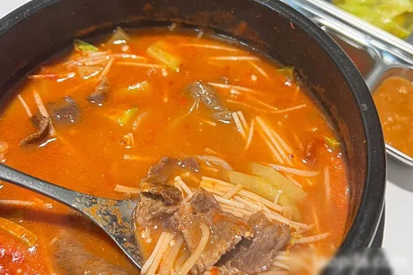 东北酱汤制作&大骨头&酱脊骨技术配方和视频教程-香源配方网