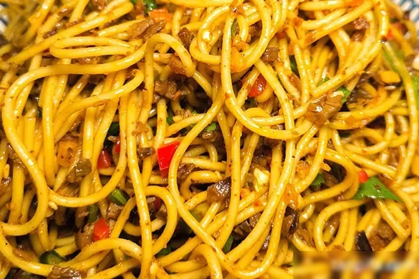 香辣牛肉拌面技术配方和视频教程-香源配方网