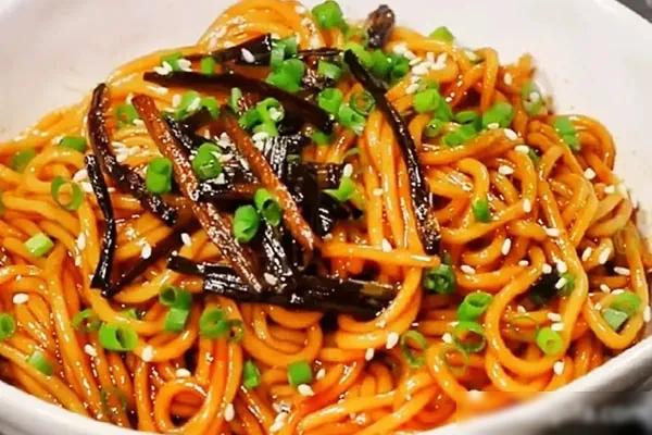 图片[1]-老上海葱油拌面视频教程-香源配方网