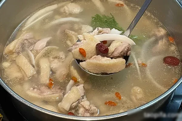 图片[1]-广式火锅鸡，清凉鸡煲，椰子鸡视频教程-香源配方网