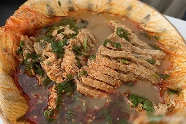 图片[1]-香豆腐串做法烤制工艺-香源配方网