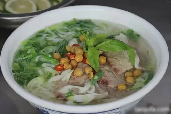 详解3款底汤7款臊子10余款米线做法，学完就能开店！-香源配方网