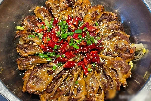 图片[1]-干锅大全干锅鸭头的制作技术-香源配方网