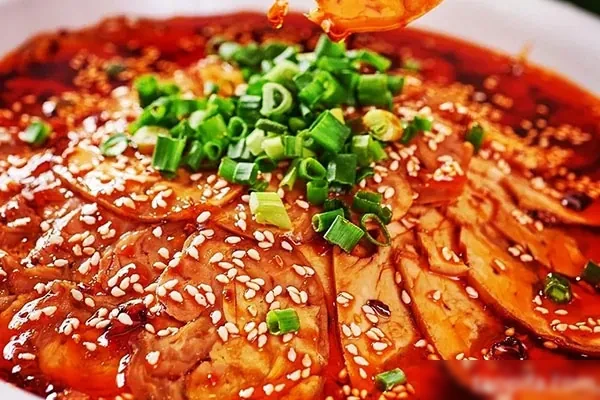 图片[1]-高毛利砂锅秘制酱料技术：麻辣红汤料+红汤烧制酱+送肉臊酱及应用菜例-香源配方网