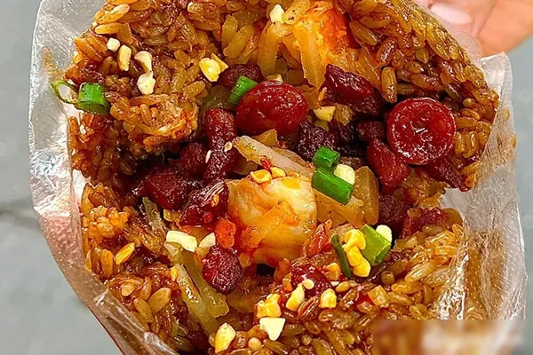 图片[1]-特色糯米饭团丰富的营养多变的口感-香源配方网