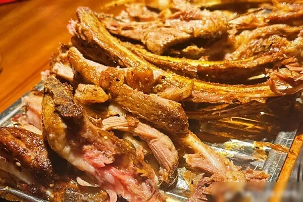 图片[1]-蒙古原味烤羊排法式三味羊排配烤蔬菜技术配方和视频教程-香源配方网