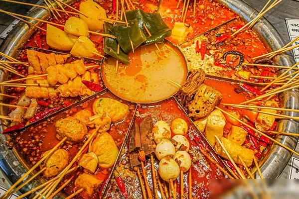 实体店恋金汤麻辣烫技术-香源配方网