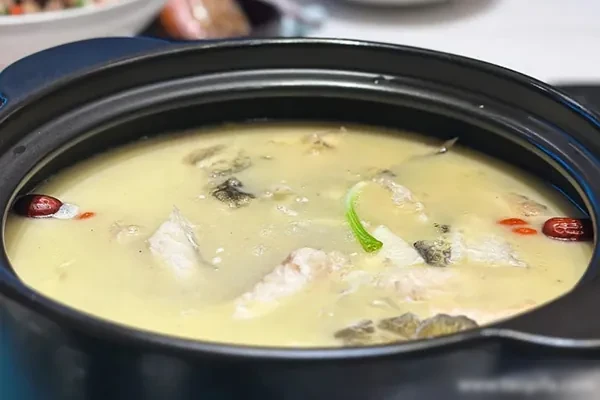 奶汤炖鱼教学视频-香源配方网