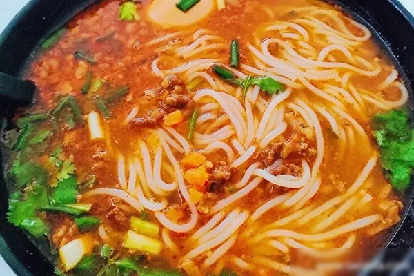 实体店酱香米线技术配方和视频教程-香源配方网