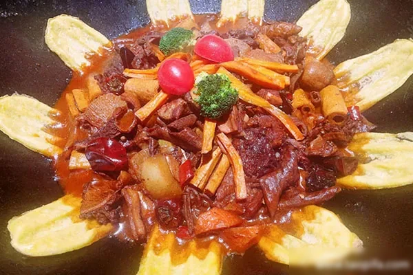 地锅牛杂技术视频教程-香源配方网